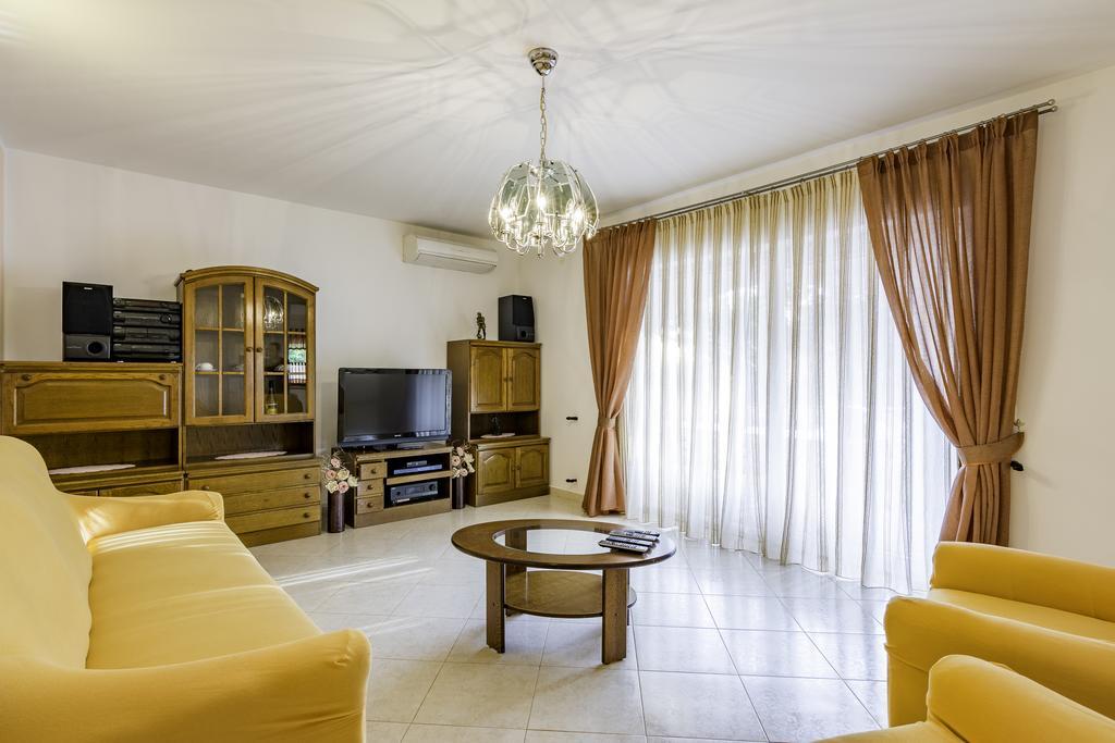 Apartmani Radmila Nova Vas  Bagian luar foto